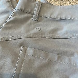 Lululemon 12 Grey Straight Leg Pants Belt Loops and Pockets Ankle Length